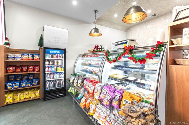 305 4th Avenue, Bay Shore, NY 11706