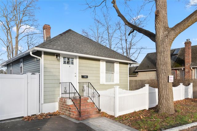 305 4th Avenue, Bay Shore, NY 11706