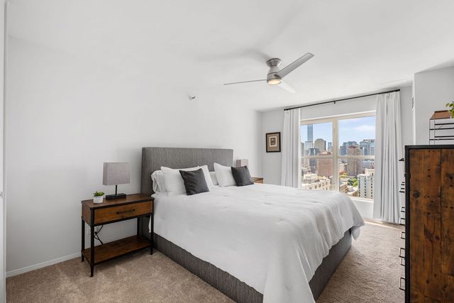 1212 N La Salle Drive 2709, Chicago, IL 60610