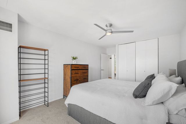 1212 N La Salle Drive 2709, Chicago, IL 60610