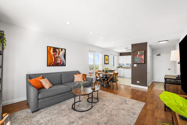 1212 N La Salle Drive 2709, Chicago, IL 60610