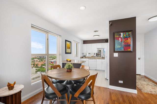 1212 N La Salle Drive 2709, Chicago, IL 60610