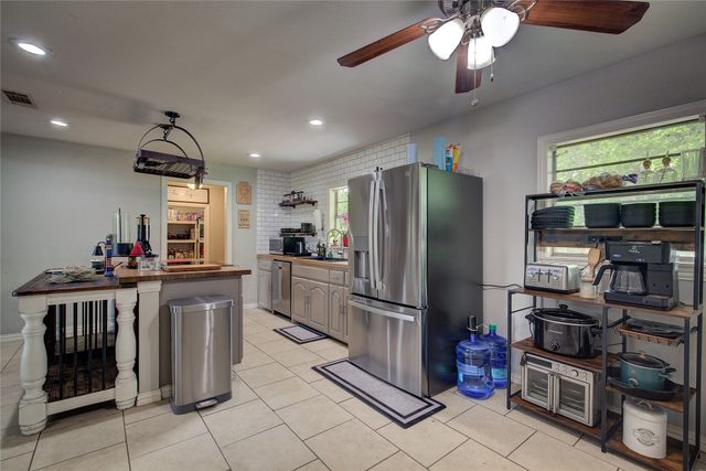 601 N 4th Street, Wills Point, TX 75169