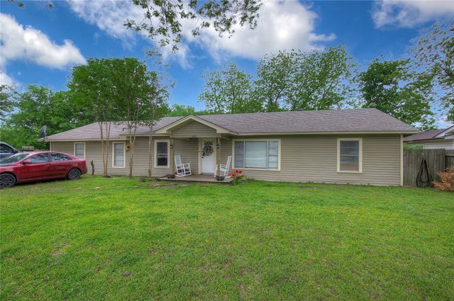601 N 4th Street, Wills Point, TX 75169