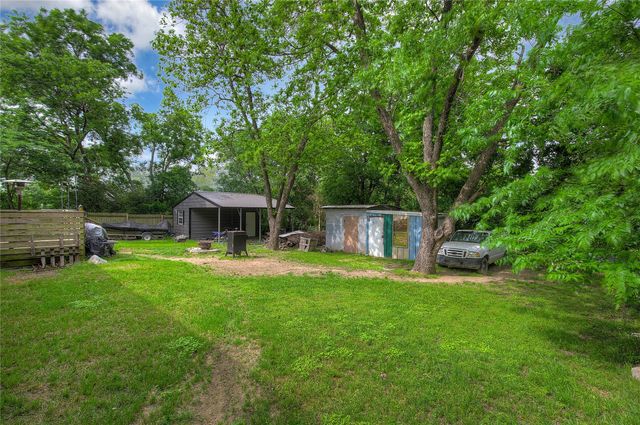 601 N 4th Street, Wills Point, TX 75169