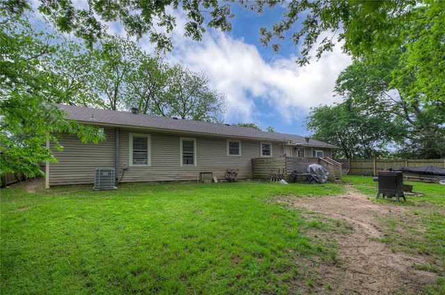 601 N 4th Street, Wills Point, TX 75169