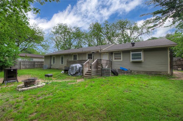 601 N 4th Street, Wills Point, TX 75169