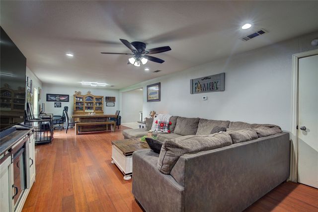 601 N 4th Street, Wills Point, TX 75169