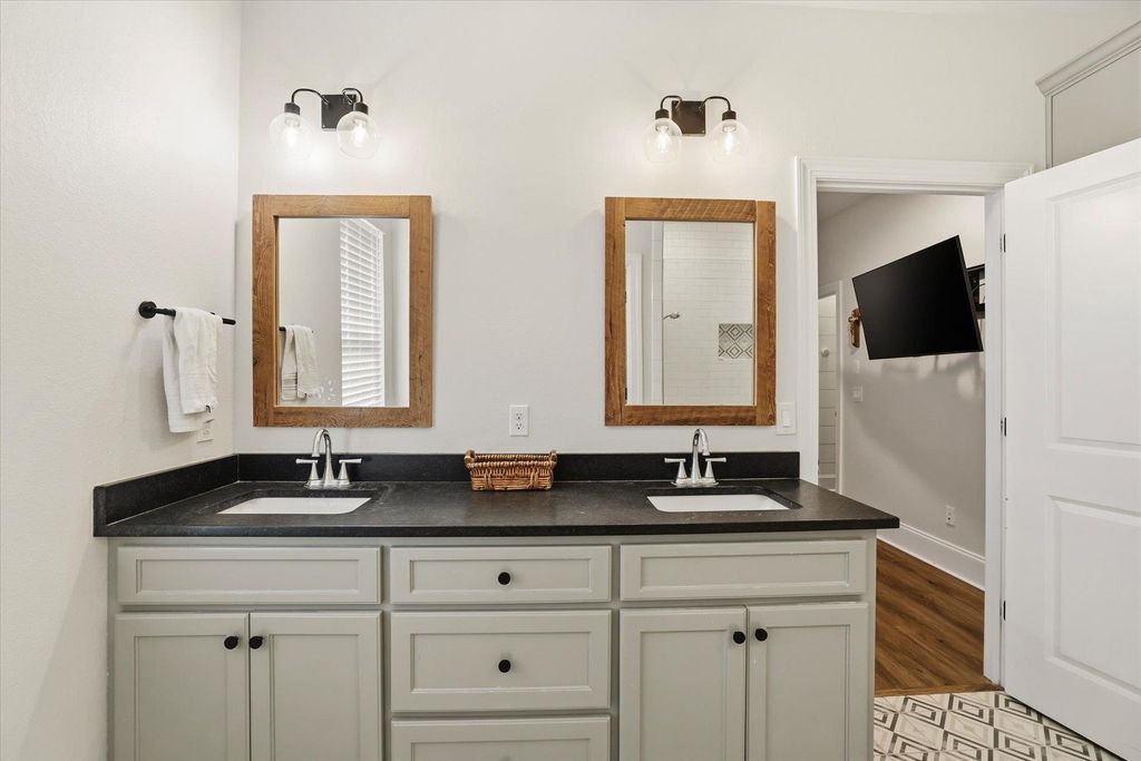 Image 30 of property listing at 2655 Bending Way, Tallahassee, FL 32308