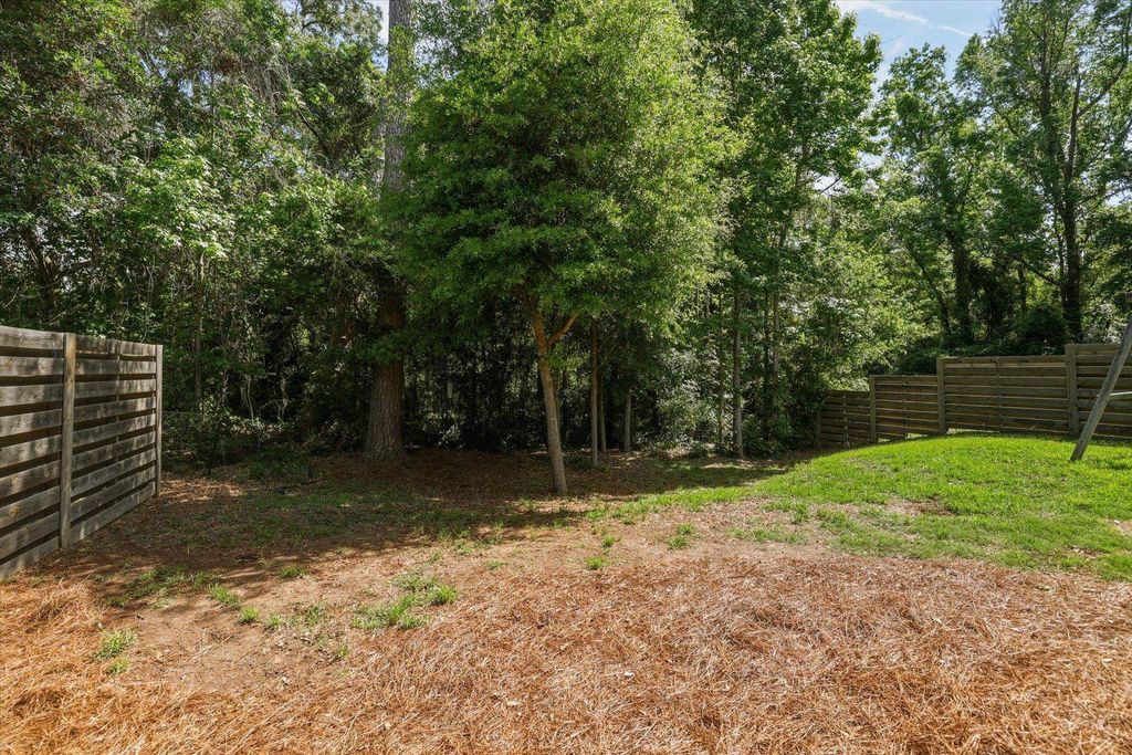 Image 51 of property listing at 2655 Bending Way, Tallahassee, FL 32308