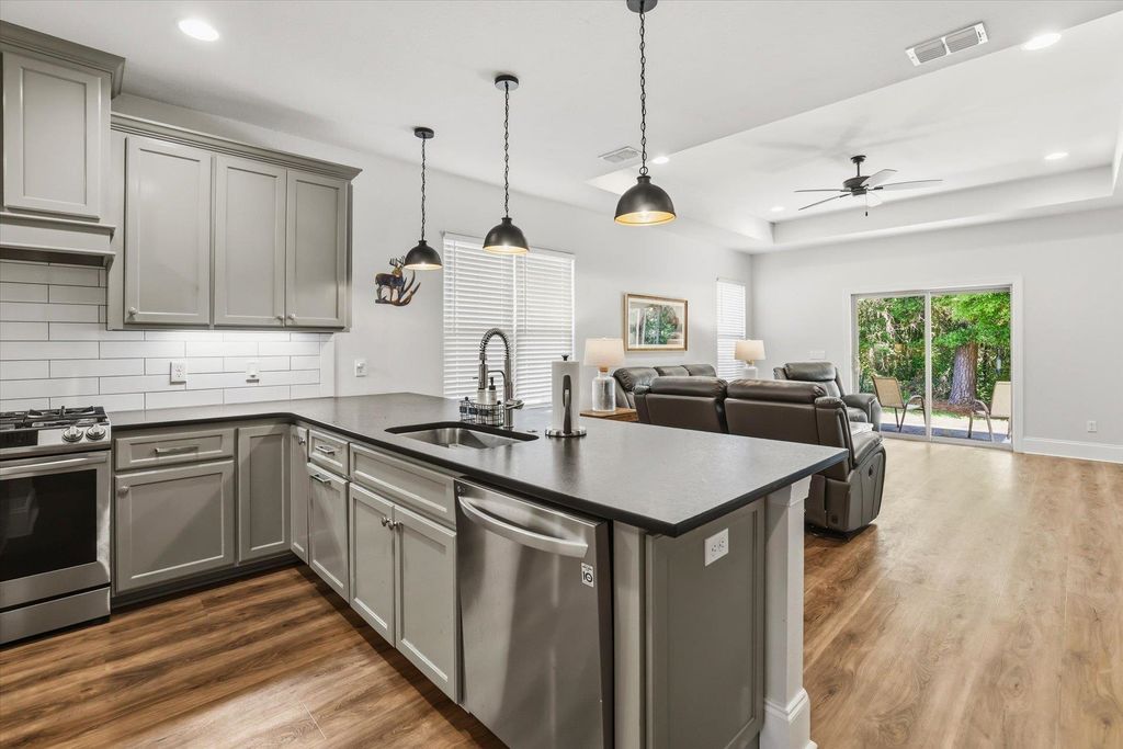 Image 9 of property listing at 2655 Bending Way, Tallahassee, FL 32308