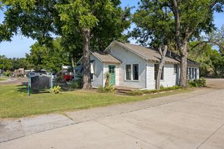 614 E Pearl Street, Granbury, TX 76048