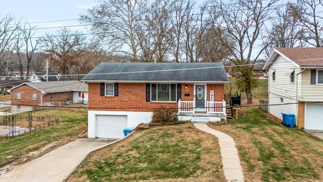 1422 WILLCOXON DR, Jefferson City, MO 65101