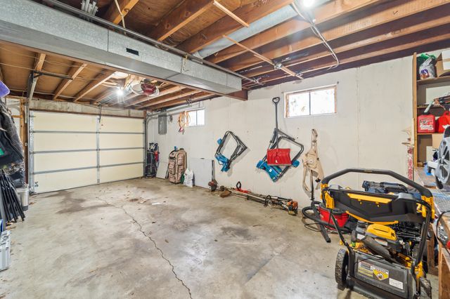 1422 WILLCOXON DR, Jefferson City, MO 65101