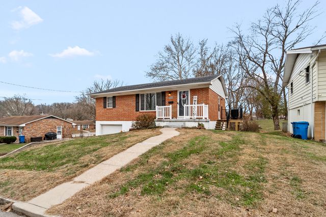 1422 WILLCOXON DR, Jefferson City, MO 65101