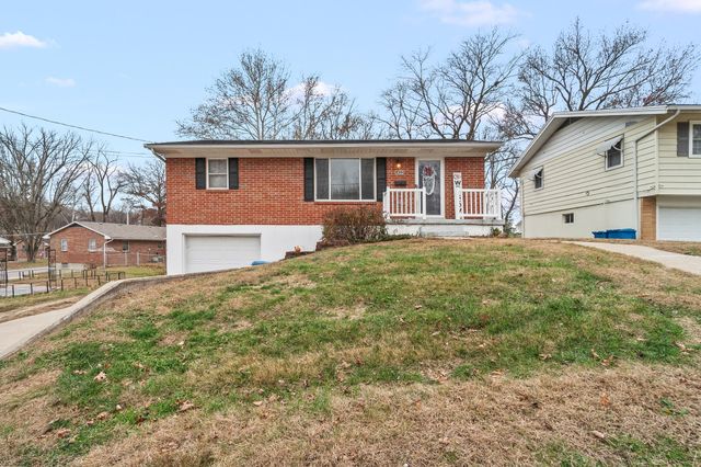 1422 WILLCOXON DR, Jefferson City, MO 65101