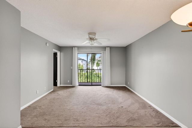 7245 Golf Colony Court 205, Lake Worth, FL 33467