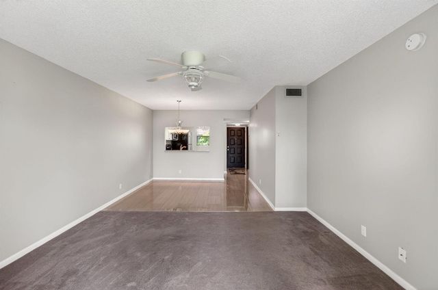 7245 Golf Colony Court 205, Lake Worth, FL 33467