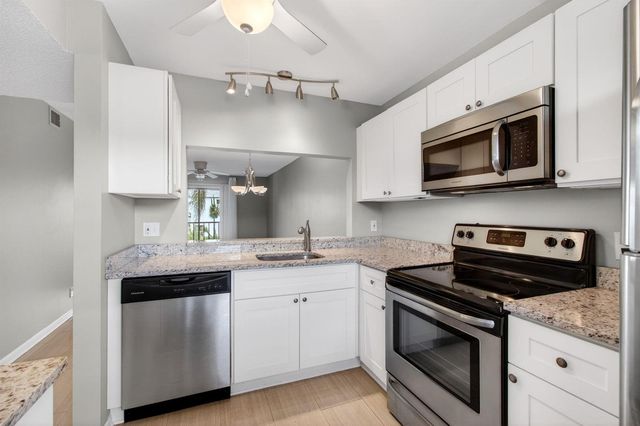 7245 Golf Colony Court 205, Lake Worth, FL 33467