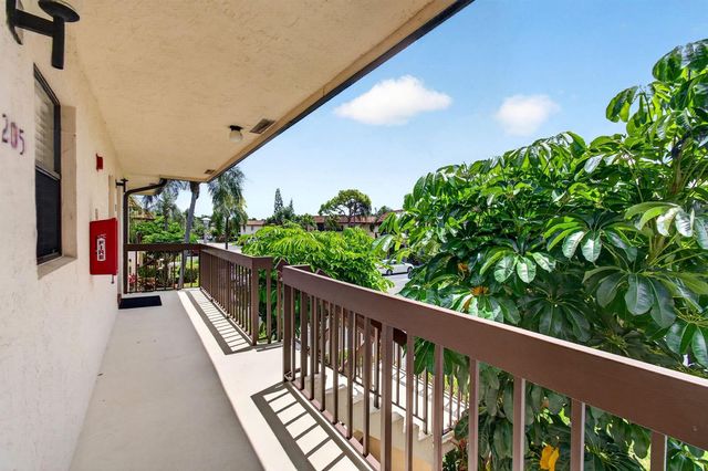 7245 Golf Colony Court 205, Lake Worth, FL 33467