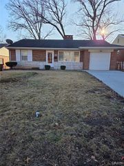 7114 Blue Spruce Drive, Northwoods, MO 63121