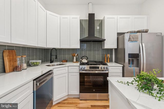 2662 E HUNTINGDON ST, Philadelphia, PA 19125