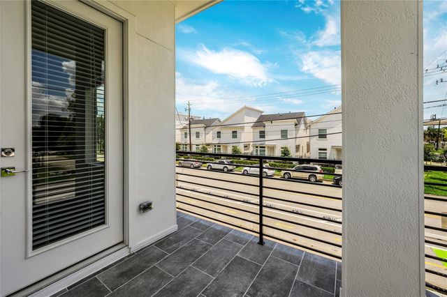 2102 Live Oak Street, Houston, TX 77003