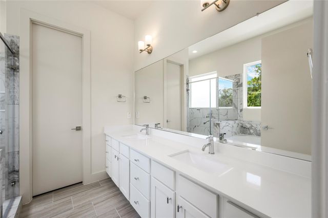 2102 Live Oak Street, Houston, TX 77003