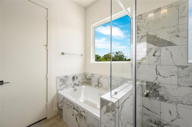 2102 Live Oak Street, Houston, TX 77003