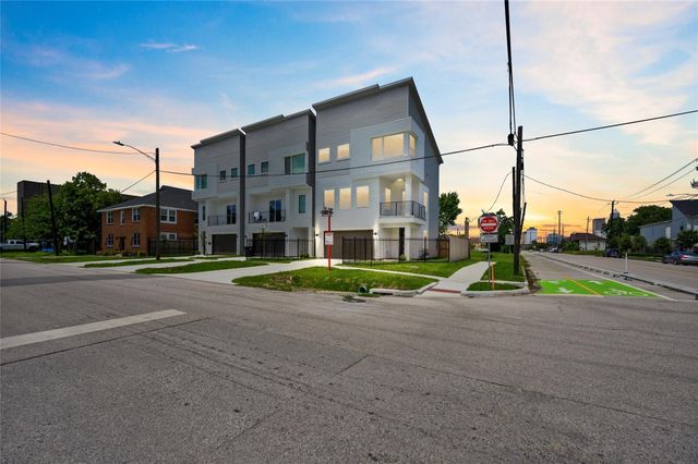 2102 Live Oak Street, Houston, TX 77003