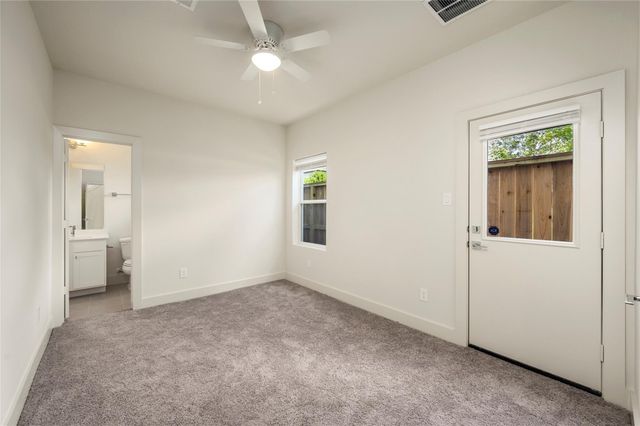 2102 Live Oak Street, Houston, TX 77003
