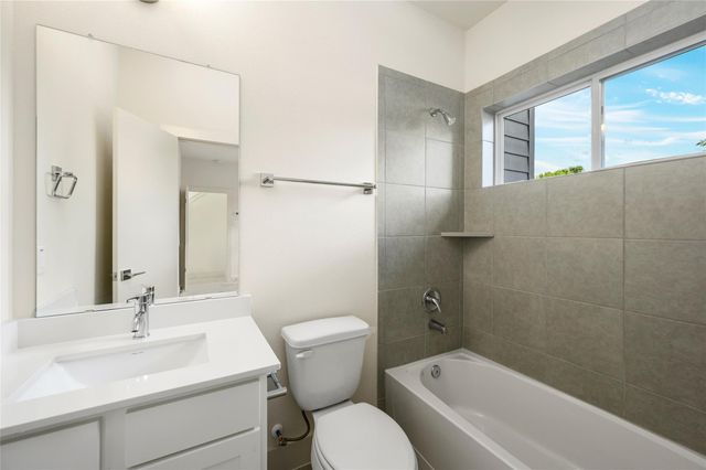 2102 Live Oak Street, Houston, TX 77003