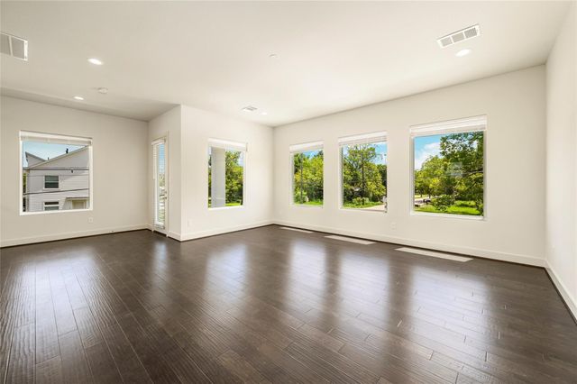 2102 Live Oak Street, Houston, TX 77003