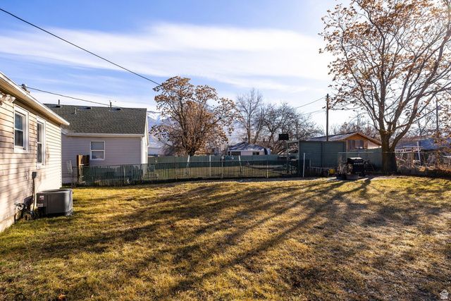 26 SYLVIA DR, South Ogden, UT 84405