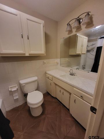 600 Cypress, Pittsburg, TX 75686