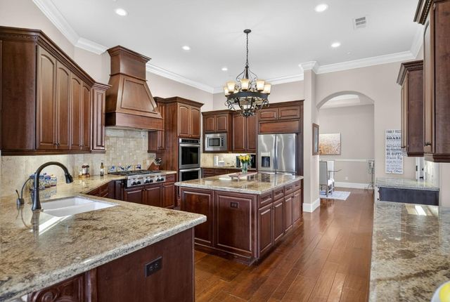 1783 E Clubhouse Drive, Fresno, CA 93730