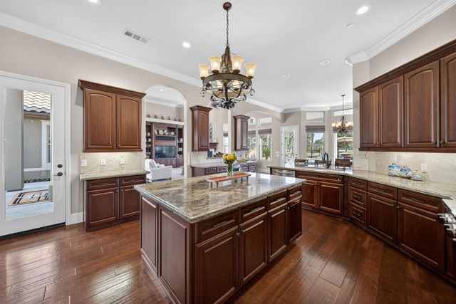 1783 E Clubhouse Drive, Fresno, CA 93730