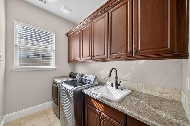 1783 E Clubhouse Drive, Fresno, CA 93730