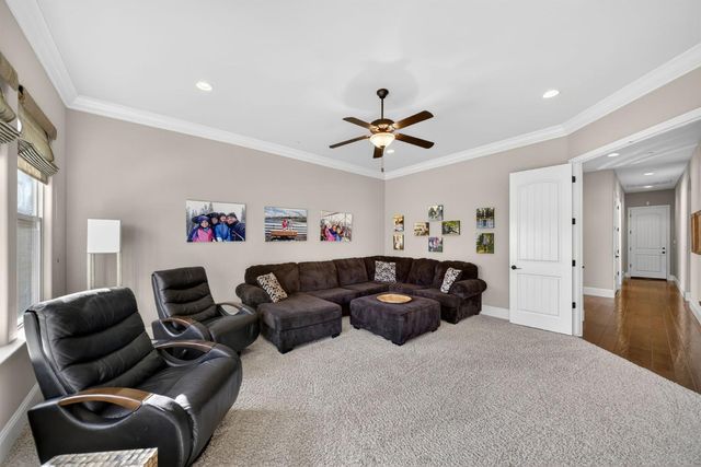 1783 E Clubhouse Drive, Fresno, CA 93730