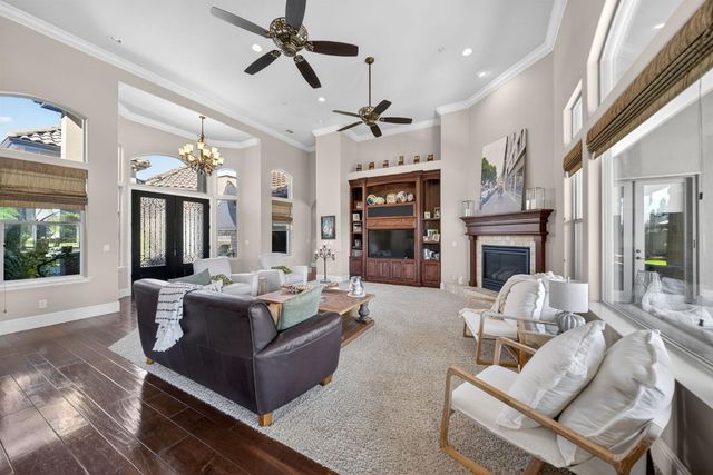 1783 E Clubhouse Drive, Fresno, CA 93730