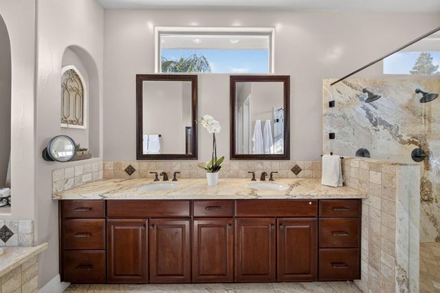 1783 E Clubhouse Drive, Fresno, CA 93730