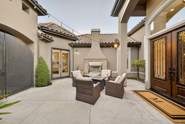 1783 E Clubhouse Drive, Fresno, CA 93730