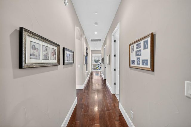 1783 E Clubhouse Drive, Fresno, CA 93730