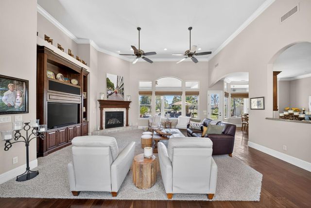 1783 E Clubhouse Drive, Fresno, CA 93730