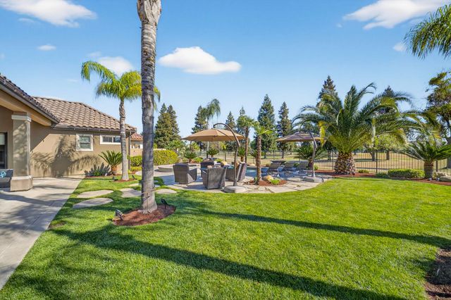 1783 E Clubhouse Drive, Fresno, CA 93730