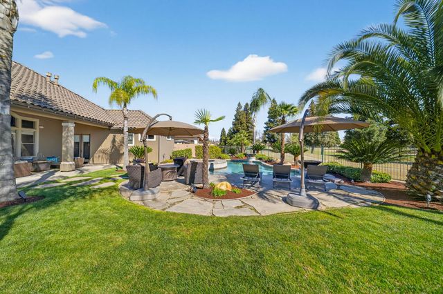 1783 E Clubhouse Drive, Fresno, CA 93730