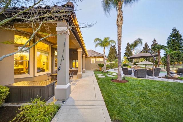 1783 E Clubhouse Drive, Fresno, CA 93730