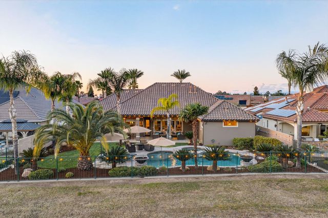 1783 E Clubhouse Drive, Fresno, CA 93730