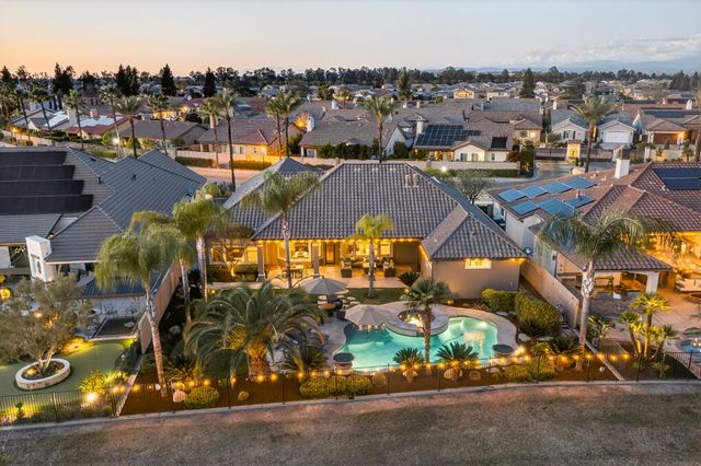 1783 E Clubhouse Drive, Fresno, CA 93730