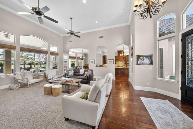 1783 E Clubhouse Drive, Fresno, CA 93730